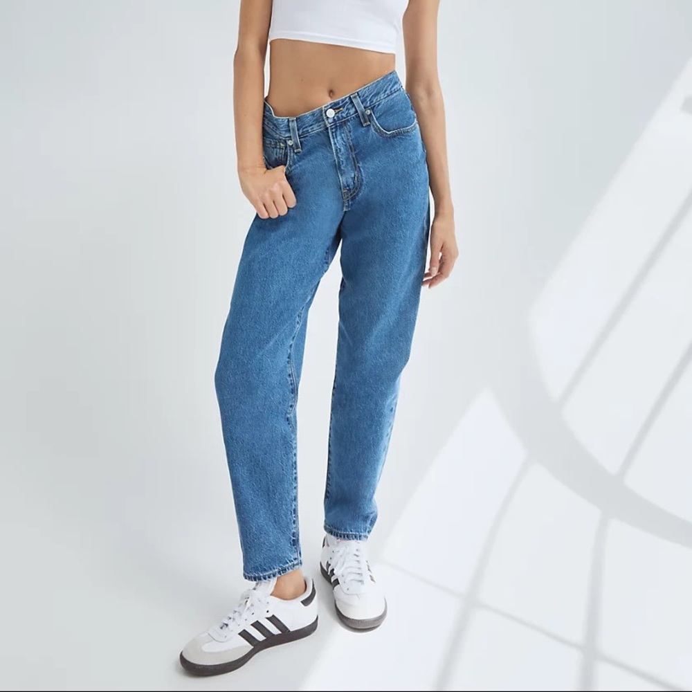 Levi’s hi lose tapered size 26. Like new worn twice